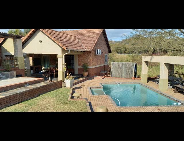 3 BEDROOM HOUSE TO LET IN STEILTES
